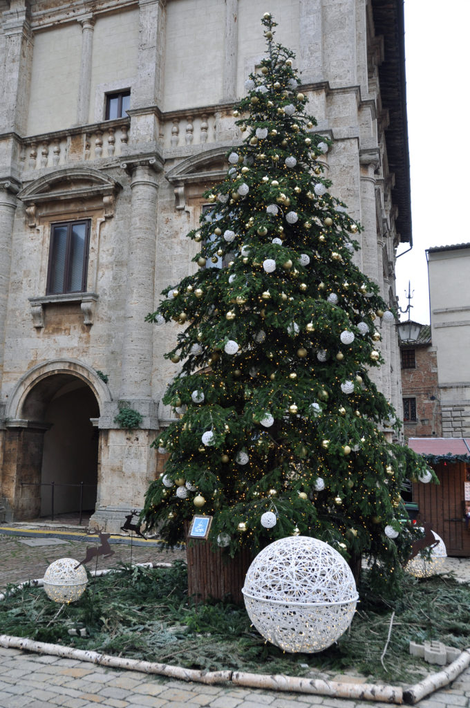 Christmas tree in the piazza montepulciano